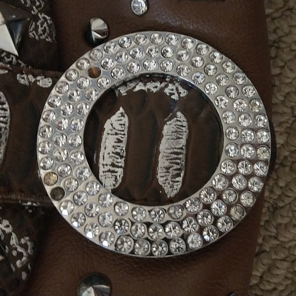 Charm and Luck Purse - Picture 3 of 3